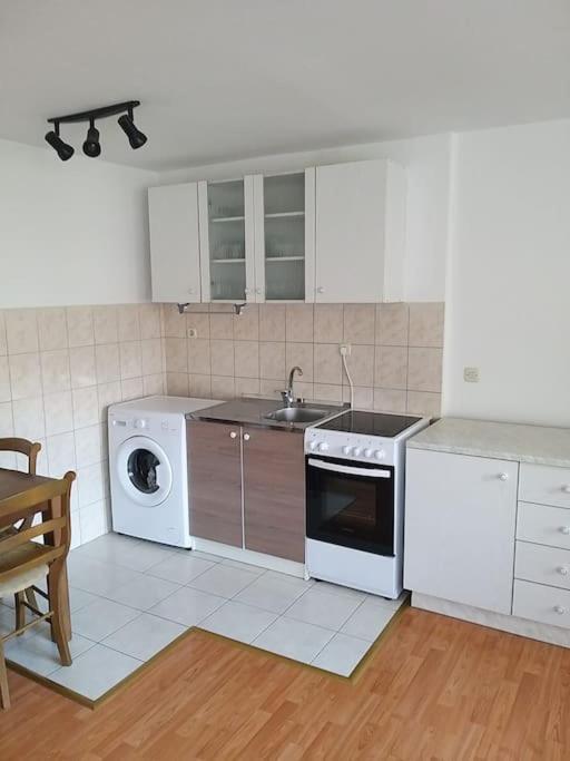 Nice Apartment On Quite Location Near City Center سبليت المظهر الخارجي الصورة
